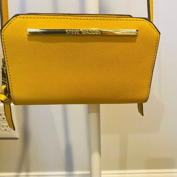 🌻Steve Madden yellow Cross body bag NWOT - Picture 1 of 4